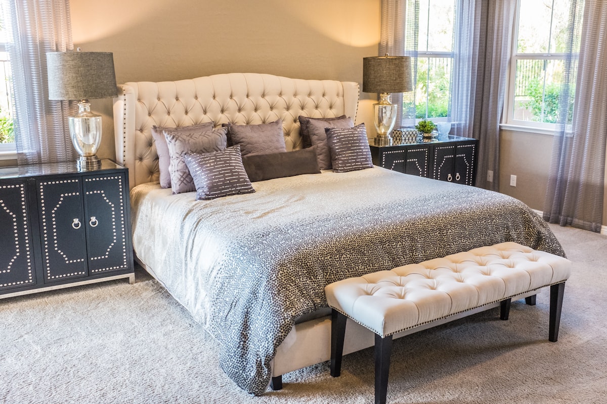Fresh white linens detail